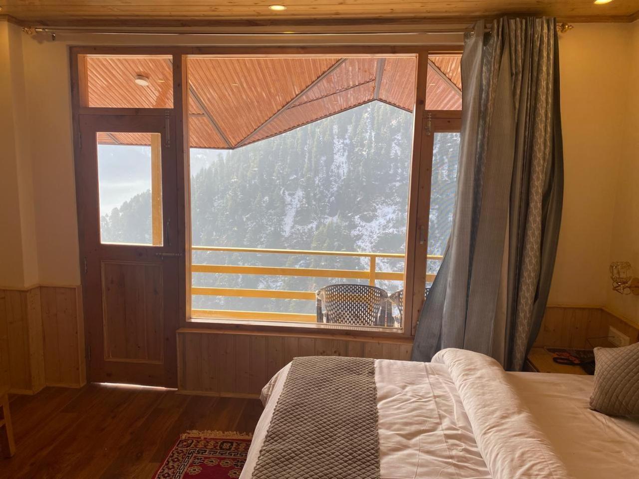 The Sky Walk Hotel - Manali (Himachal Pradesh), Manali